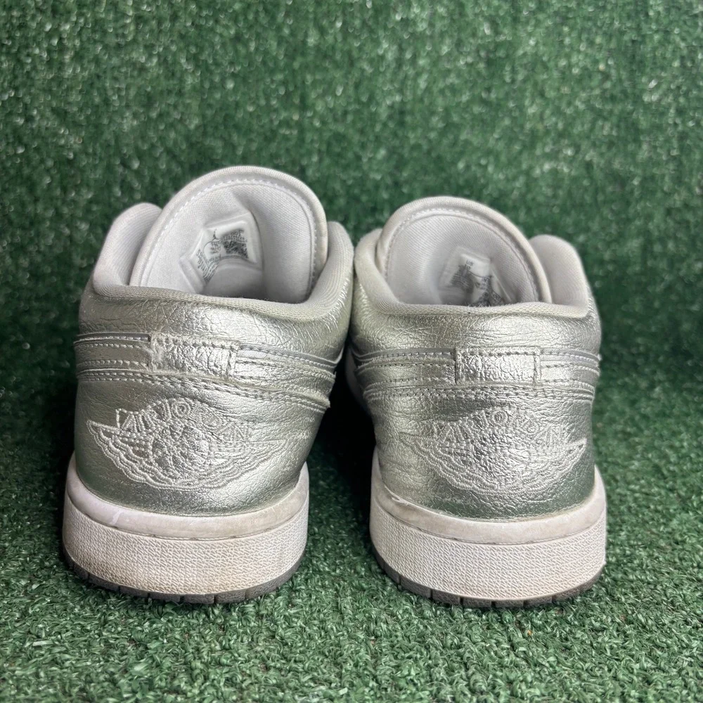 Air Jordan 1 Low SE Metallic Silver Crinkled Leather Sneakers Mens 8.5 Womens 10